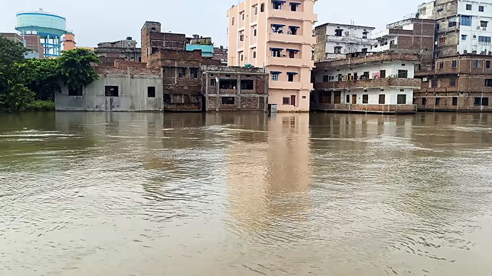 Bihar Flood: भागलपुर में गंगा का रौद्र रूप, 10 PHOTO में घर-दुकान से पार्क-मंदिर तक सब पानी में डूबे