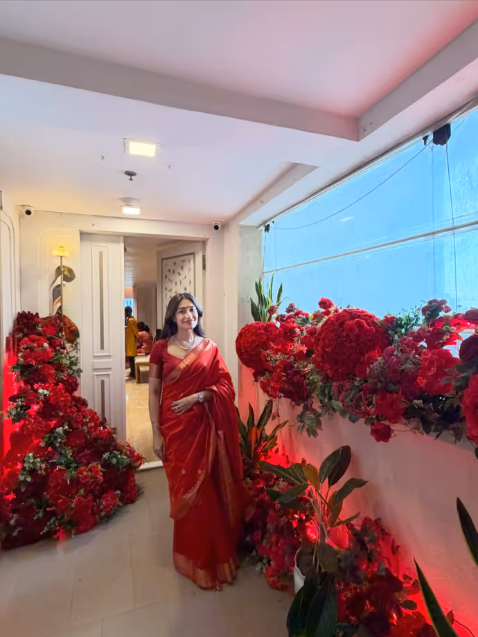गणपति बप्पा के रंग में रंगीं धनश्री वर्मा, साड़ी में दिखा खूबसूरत अंदाज-8 PHOTOS