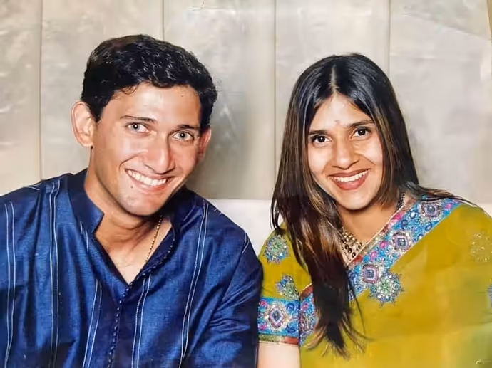 क्रिकेट चीफ सेलेक्टर अजीत अगरकर की पत्नी कौन हैं? देखें कपल की 8 PHOTOS