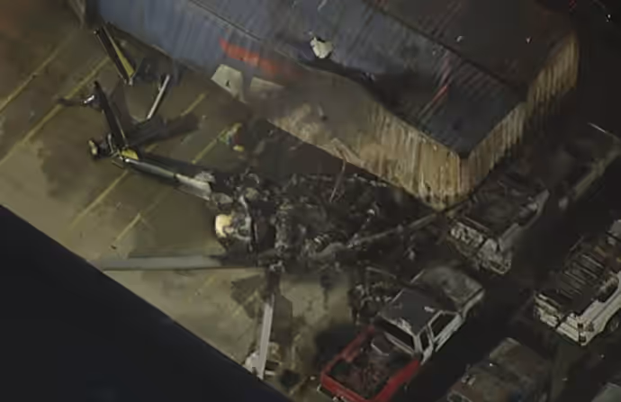News Helicopter Crash: न्यूज कवरेज करने गया चॉपर खुद बना खबर, हवा में लड़खड़ाया फिर क्रैश, 11 PHOTOS