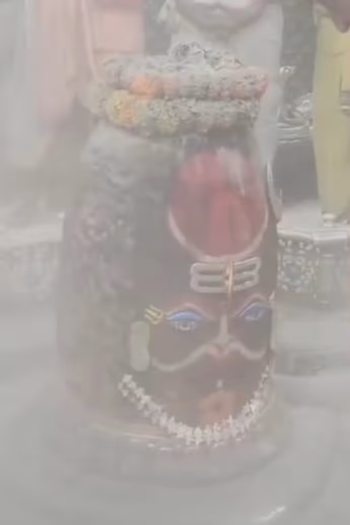 Mahakal Bhasma Aarti Pics today: विश्व प्रसिद्ध है बाबा महाकाल की भस्म आरती, देखें आज की तस्वीरें
