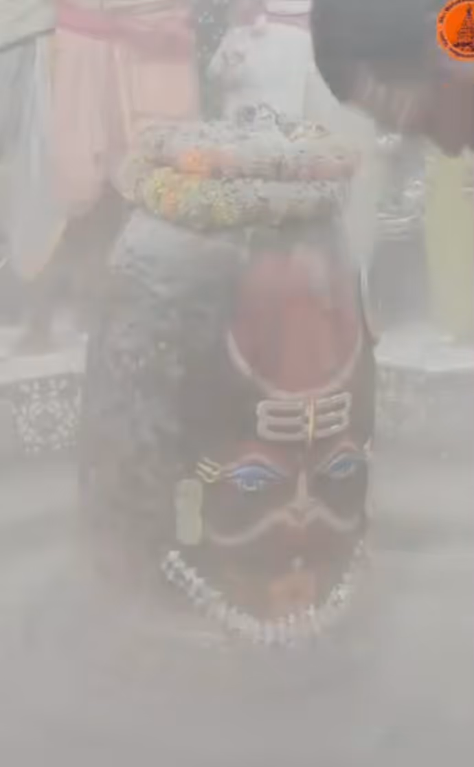 Mahakal Bhasma Aarti Pics today: विश्व प्रसिद्ध है बाबा महाकाल की भस्म आरती, देखें आज की तस्वीरें