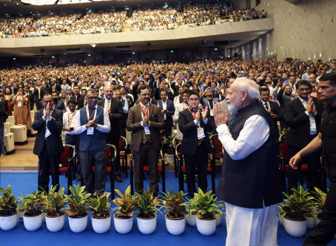PM Modi के Birthday की सबसे खास PHOTOS, कैमरे में कैद किया स्पेशल डे का हर मूवमेंट
