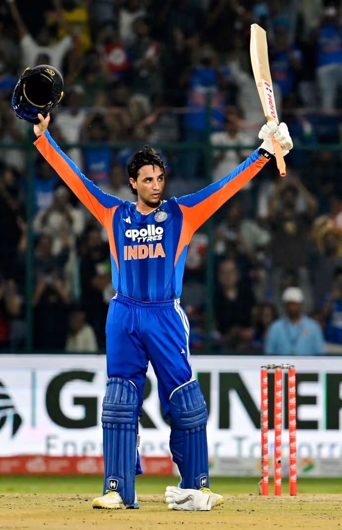 IND vs AFG: सेंचुरी ठोकने के बाद मैदान पर यूं नजर आया 'शर्माजी का बेटा' 10 PHOTO में अभिषेक का जश्न