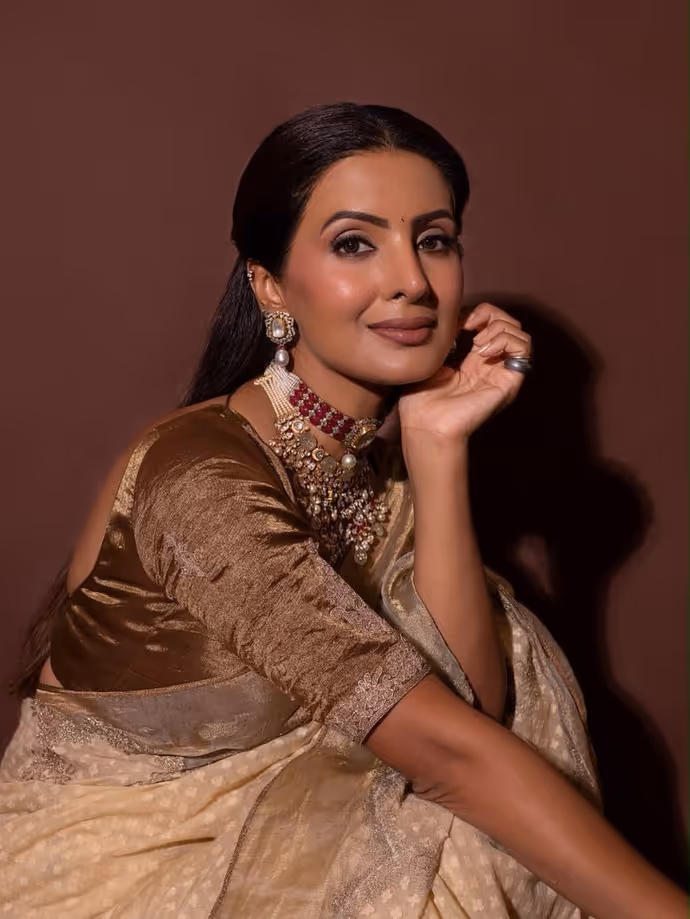 हरभजन सिंह की पत्नी गीता बसरा का ट्रेडिशनल अवतार वायरल, साड़ी में लगीं अप्सरा सी- 7 Photo