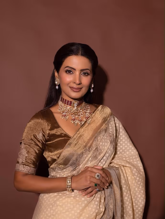 हरभजन सिंह की पत्नी गीता बसरा का ट्रेडिशनल अवतार वायरल, साड़ी में लगीं अप्सरा सी- 7 Photo