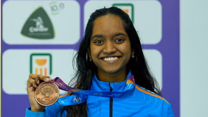 Asian Games 2026: 2 सिल्वर मेडल जीत छा गईं इलावेनिल, PM मोदी भी हुए कायल...देखें 8 फोटोज