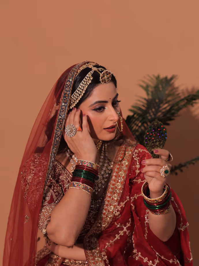 दुल्हन बनीं TV की 'पाखी' ! ब्राइडल लहंगे में 6 खूबसूरत Photos