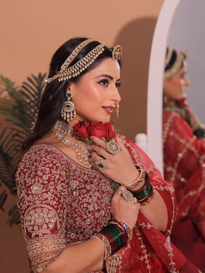 दुल्हन बनीं TV की 'पाखी' ! ब्राइडल लहंगे में 6 खूबसूरत Photos