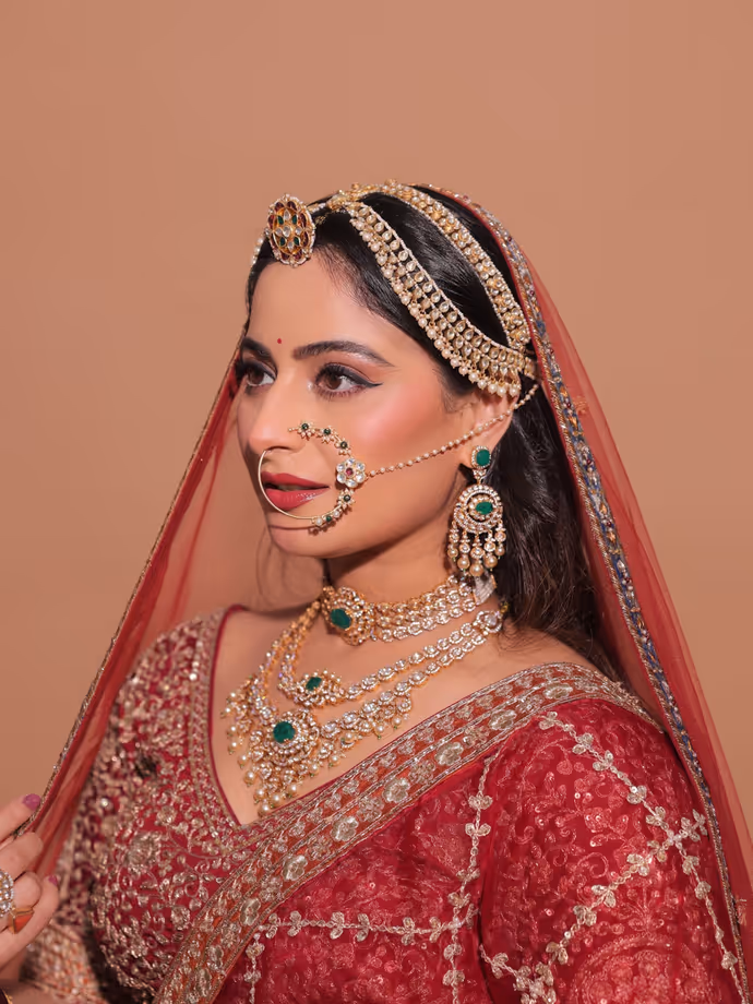 दुल्हन बनीं TV की 'पाखी' ! ब्राइडल लहंगे में 6 खूबसूरत Photos
