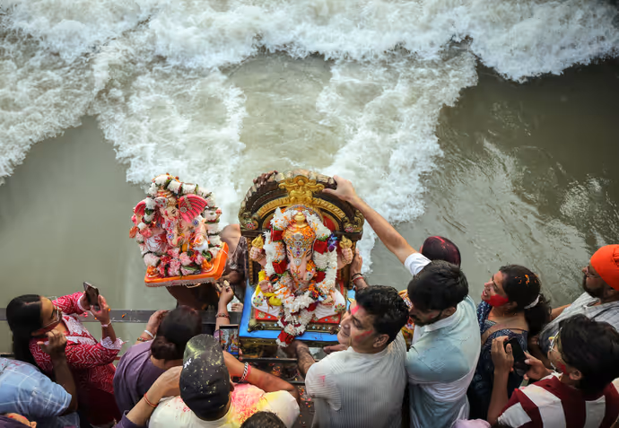 गणपति बप्पा मोरया! दिल्ली, चेन्नई, अहमदाबाद से अमृतसर तक..10 PHOTO में देखें गणेश विसर्जन का भव्य नजारा