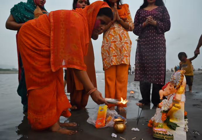 गणपति बप्पा मोरया! दिल्ली, चेन्नई, अहमदाबाद से अमृतसर तक..10 PHOTO में देखें गणेश विसर्जन का भव्य नजारा
