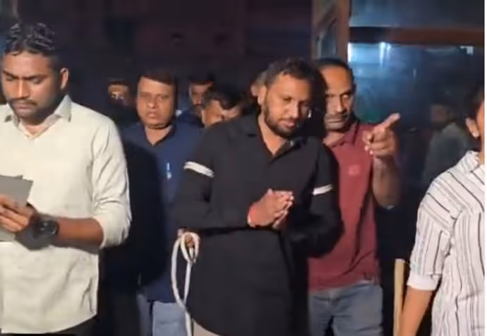 Surat Market Fire: सिर्फ ₹10 हजार के लिए लगाई आग, हुआ ₹24 करोड़ का नुकसान! 9 PHOTOS में पूरी कहानी