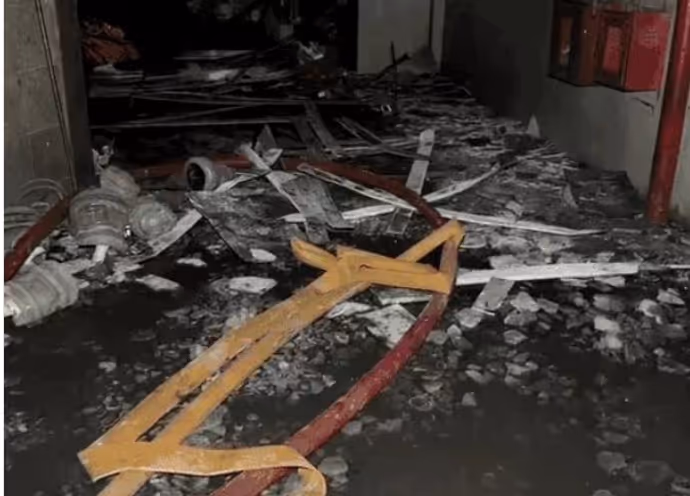 Surat Market Fire: सिर्फ ₹10 हजार के लिए लगाई आग, हुआ ₹24 करोड़ का नुकसान! 9 PHOTOS में पूरी कहानी