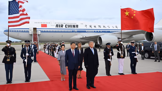 Xi Jinping US Visit: 11 साल बाद अमेरिका पहुंचे शी जिनपिंग, 11 PHOTOS में ट्रंप का अभूतपूर्व स्वागत
