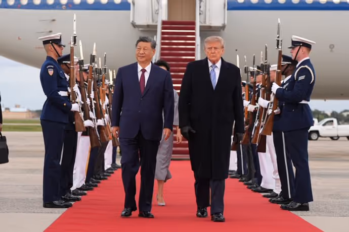 Xi Jinping US Visit: 11 साल बाद अमेरिका पहुंचे शी जिनपिंग, 11 PHOTOS में ट्रंप का अभूतपूर्व स्वागत