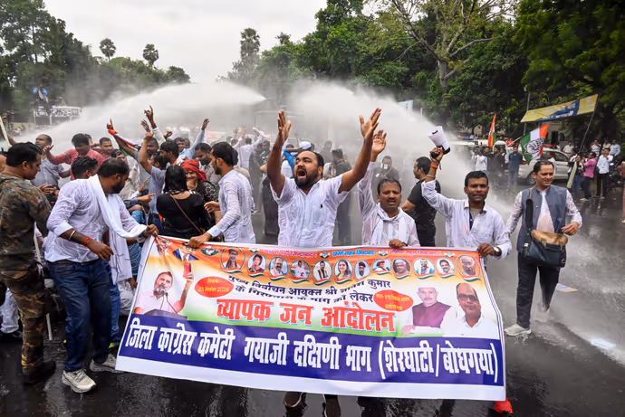 CEC ज्ञानेश कुमार के इस्तीफे-गिरफ्तारी को लेकर एक्शन में कांग्रेस, 15 PHOTO में विपक्ष का प्रोटेस्ट