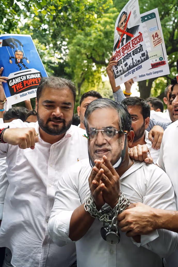 CEC ज्ञानेश कुमार के इस्तीफे-गिरफ्तारी को लेकर एक्शन में कांग्रेस, 15 PHOTO में विपक्ष का प्रोटेस्ट