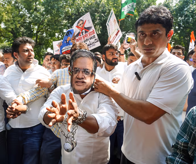 CEC ज्ञानेश कुमार के इस्तीफे-गिरफ्तारी को लेकर एक्शन में कांग्रेस, 15 PHOTO में विपक्ष का प्रोटेस्ट