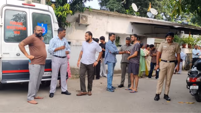 Chandigarh Crime: गर्लफ्रेंड से शादी की जिद में हेड कांस्टेबल पिता की हत्या? 11 तस्वीरों में खौफनाक कहानी
