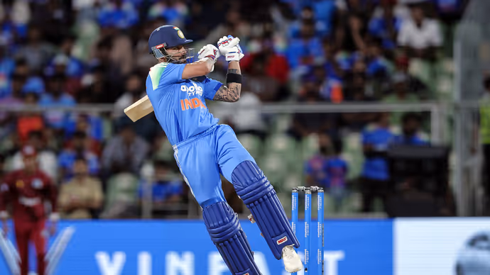 कोहली ने कैसे तोड़ा सचिन तेंडुलकर का रिकॉर्ड, 10 PHOTO में देखें चीकू की 'विराट' पारी