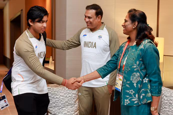 एशियन गेम्स के बीच भारतीय क्रिकेट टीम से मिलीं पीटी उषा, देखें खिलाड़ियों की 10 तस्वीरें