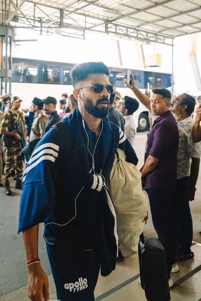 दूसरे वनडे से पहले कामाख्या पहुंचे गौतम गंभीर, 10 PHOTO में गुवाहाटी में टीम का ग्रैंड वेलकम