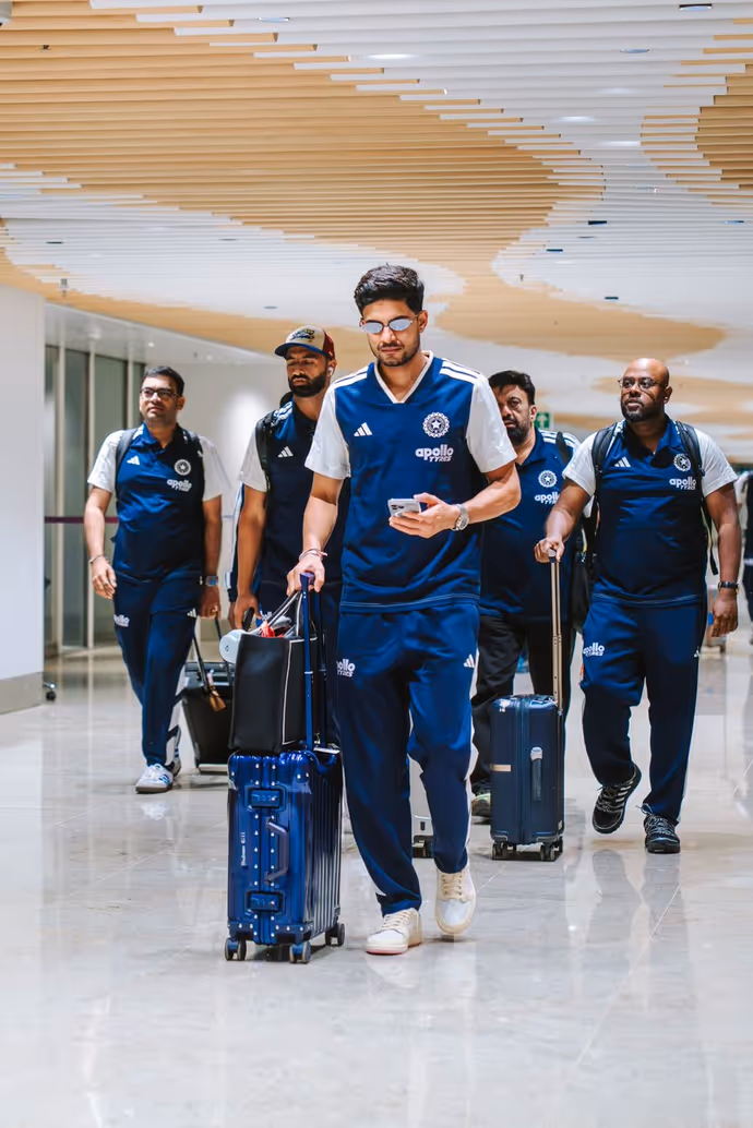 दूसरे वनडे से पहले कामाख्या पहुंचे गौतम गंभीर, 10 PHOTO में गुवाहाटी में टीम का ग्रैंड वेलकम
