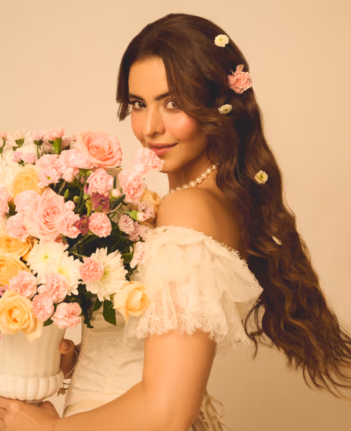 आमना शरीफ का Barbie Look देख थम गई नजरें, विंटेज ड्रेस में 7 Photos