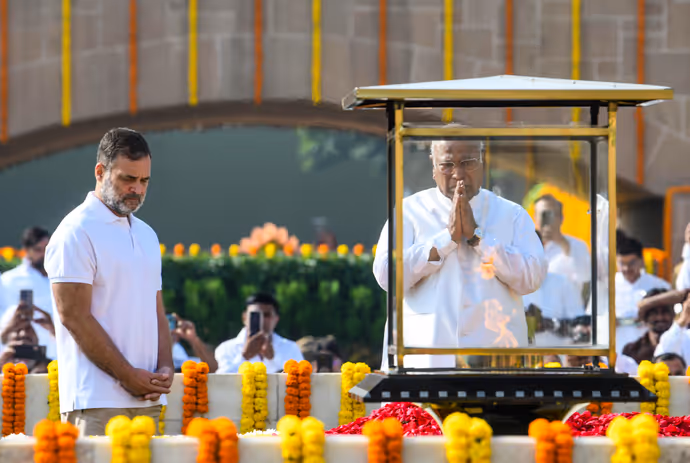 गांधी जयंती पर बापू को नमन की 15 तस्वीरें: PM मोदी से राहुल गांधी तक, तमाम नेताओं ने दी श्रद्धांजलि