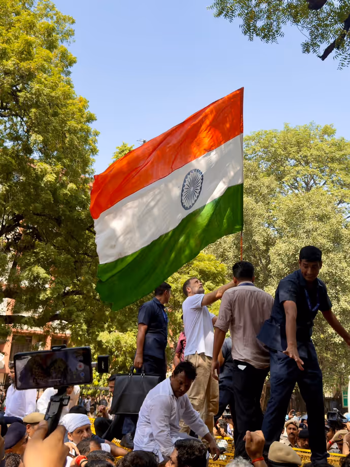 Gyanesh Kumar के खिलाफ राहुल-प्रियंका का हल्लाबोल, दिल्ली में INDIA Bloc के प्रदर्शन की 15 तस्वीर