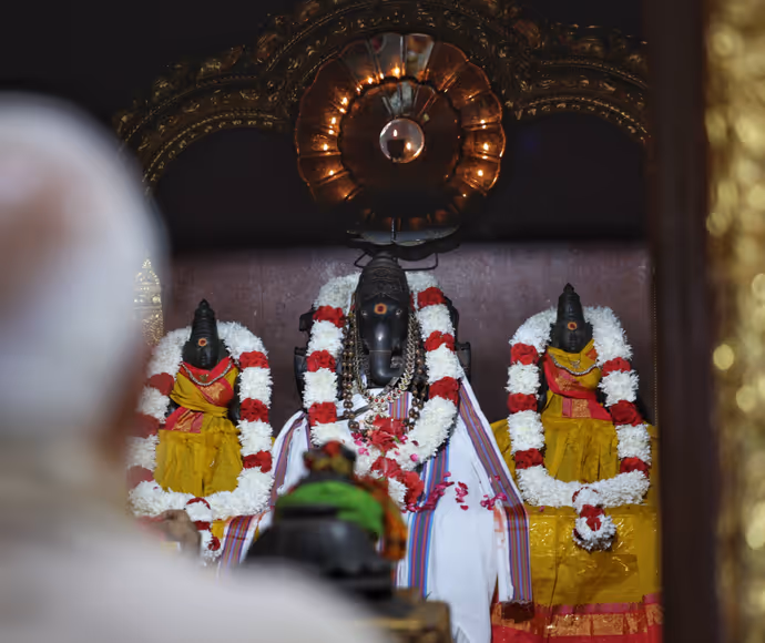 PM Modi 25 Years: श्री विनायक मंदिर पहुंचे PM माेदी, की पूजा, 8 PHOTOS में खास झलक?