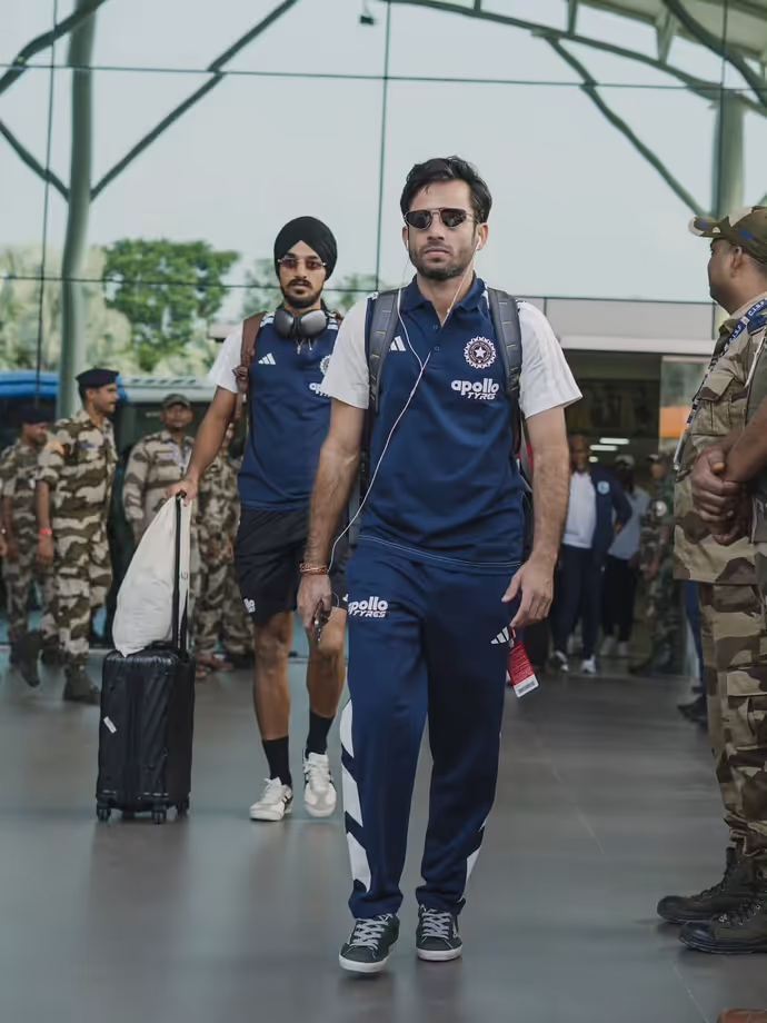 IND vs WI: एयरपोर्ट पर दिखा टीम इंडिया का जबरदस्त स्वैग, 13 फोटो में देखें खिलाड़ियों का स्टाइल
