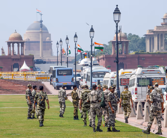‘कॉकरोच’ को रोकने के लिए कैसी है दिल्ली पुलिस की तैयारी? 10 तस्वीरों में देखें जंतर-मंतर का हाल