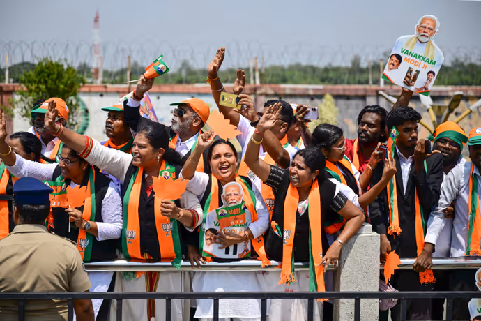 चेन्नई में PM मोदी के रोड शो की 7 खास तस्वीरें: तमिलनाडु की जनता ने यूं किया वेलकम