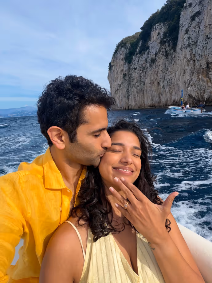 अर्चना पूरन सिंह के बेटे ने अचानक गर्लफ्रेंड से सगाई कर सबको चौंकाया! देखें 10 PHOTO