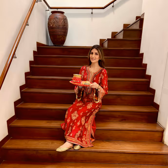 बॉलीवुड से TV तक सितारों ने मनाया करवा चौथ, शिल्पा शेट्टी से हिना खान तक की तस्वीरें वायरल