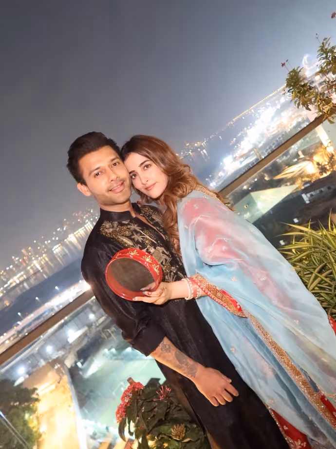 बॉलीवुड से TV तक सितारों ने मनाया करवा चौथ, शिल्पा शेट्टी से हिना खान तक की तस्वीरें वायरल
