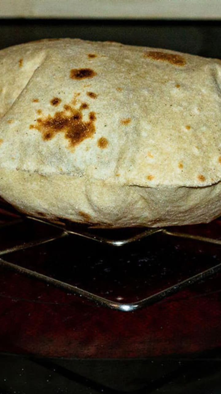 Ronde Roti ಚಪಾತಿ ರೌಂಡ್ ಆಗ್ಬೇಕು ಅಂದ್ರೆ ಹೀಗ್ ಮಾಡಿ | Steps To Make A Perfect Round ...