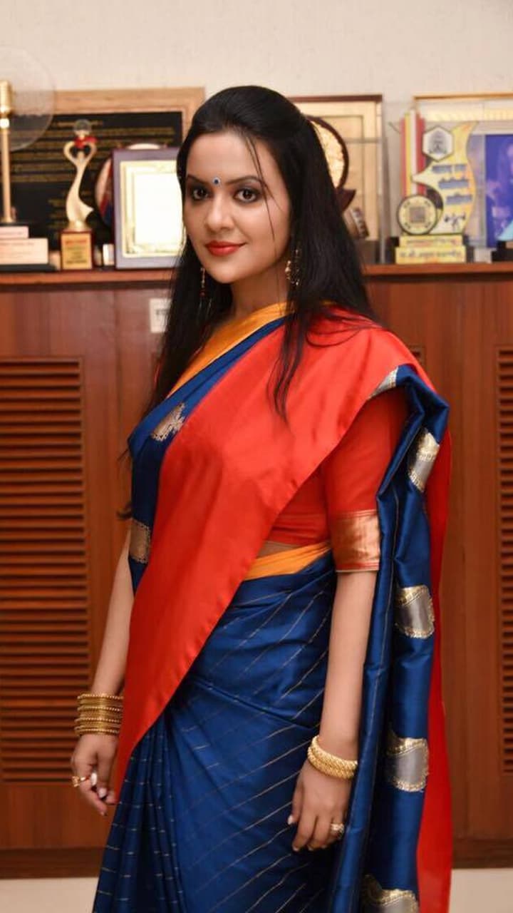 Who is Amruta Fadnavis? Check out her 10 Stunning Saree Looks | Asianet ...