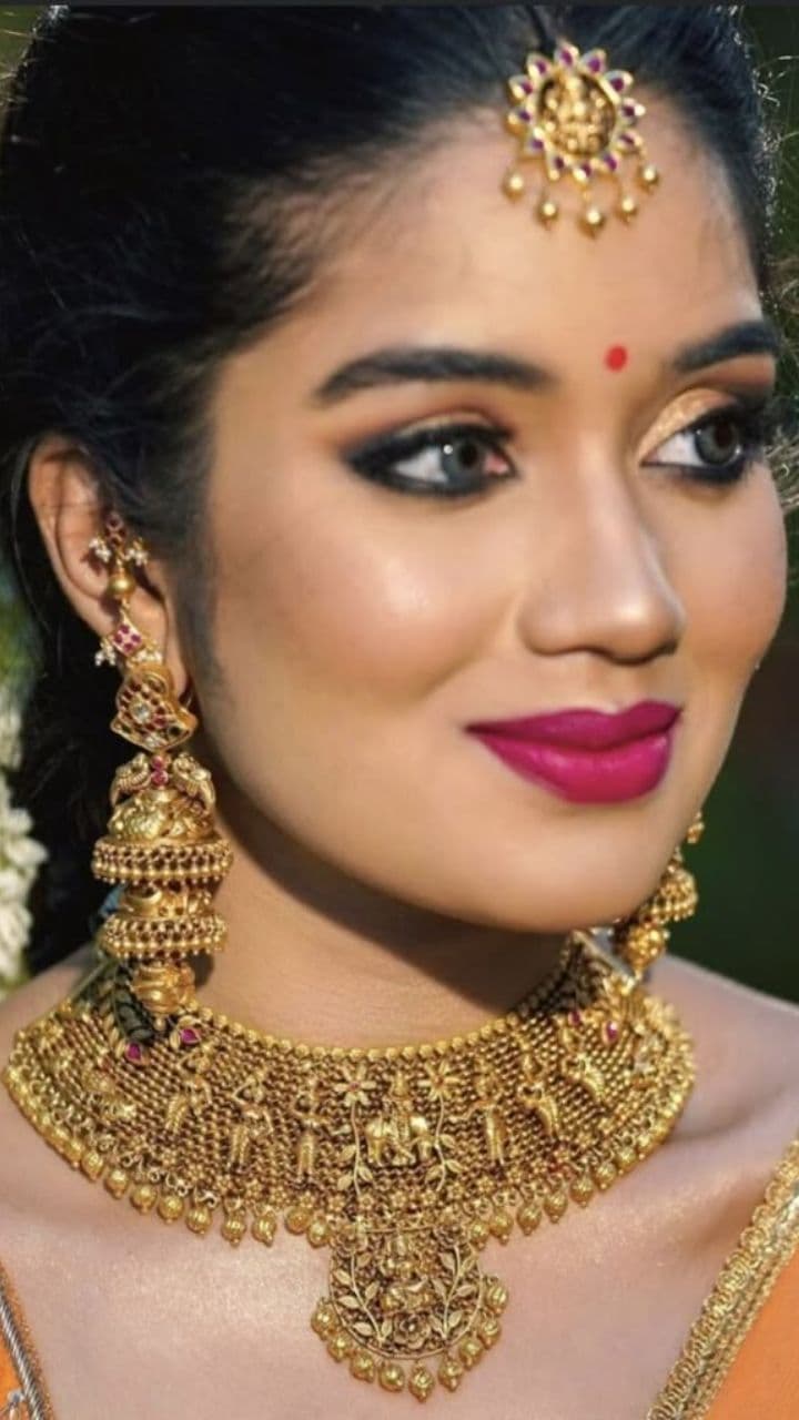 చీర కట్టుకున్నప్పుడు ఈ జుంకాలు పెట్టుకుంటే లుక్ అదిరిపోతుంది