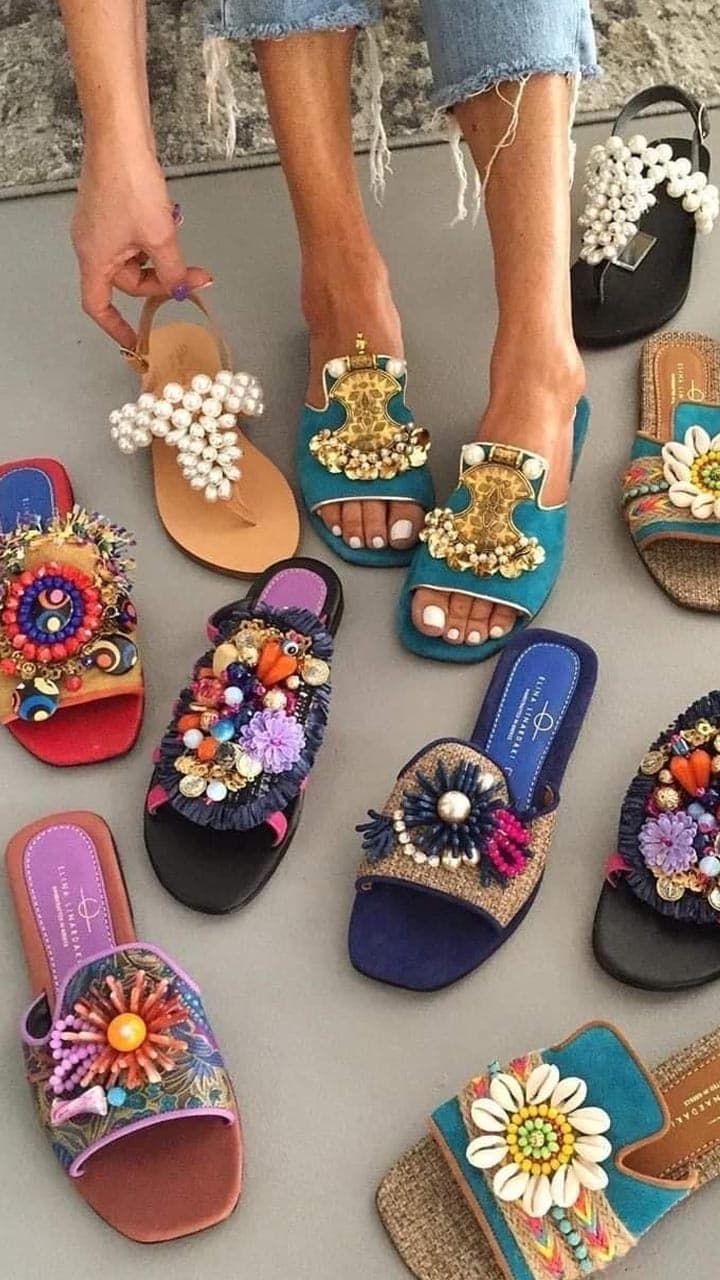 ২০০ টাকায় ৮টি হ্যান্ডক্রাফ্ট স্যান্ডেল, পুজোতে ট্রাই করতেই পারেন | 8 ...