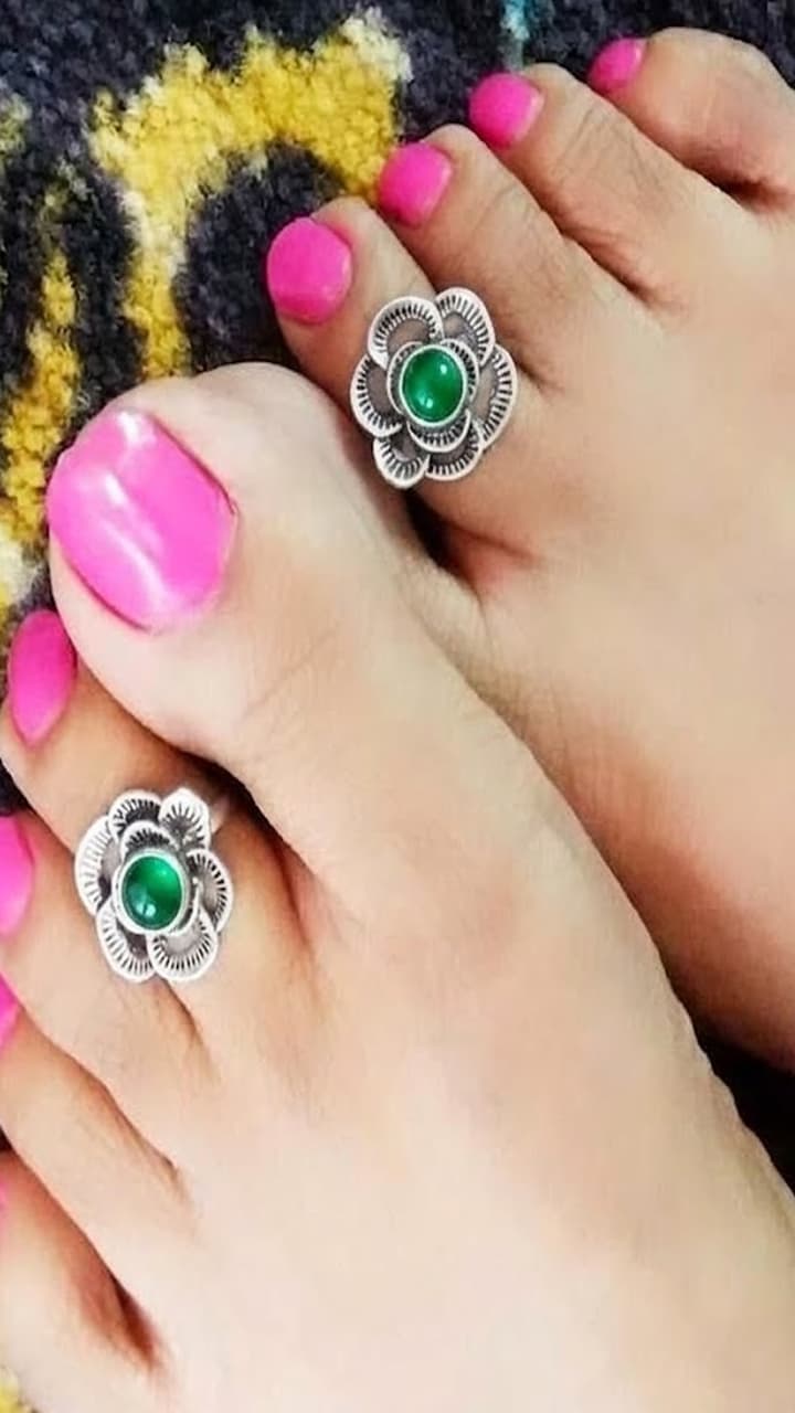 Silver Toe Rings: ಈ ಬೆಳ್ಳಿ ಕಾಲುಂಗುರಗಳ ಡಿಸೈನ್ ನಿಮ್ಮ ಪಾದಗಳ ಅಂದವನ್ನು ...