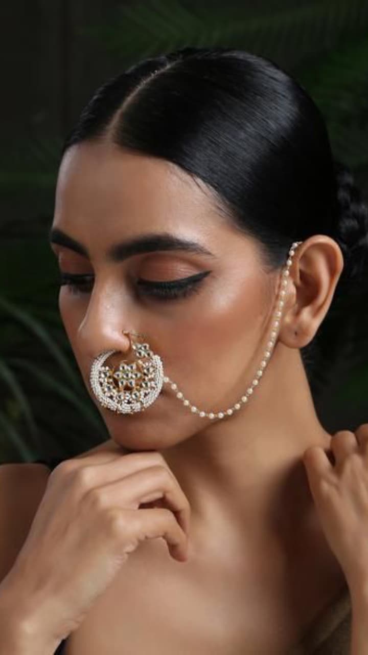 தங்கத்தை மிஞ்சும் வெள்ளி மூக்குத்திமணப்பெண்களுக்கான லேட்டஸ்ட் டிரெண்ட்