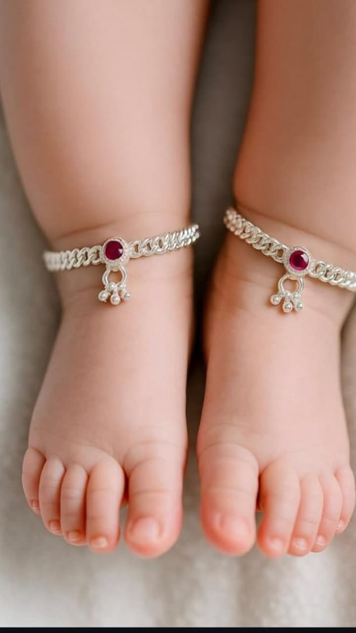 Baby Anklets: মেয়ে বাচ্চাদের জন্য রুপোর পায়েলের ৭টি লেটেস্ট ডিজাইন!
