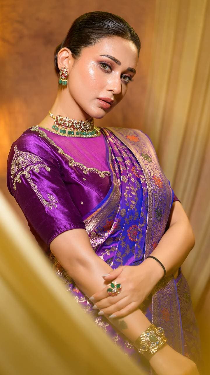 పండగలకు పర్ఫెక్ట్మ్యాచ్ అయ్యే చీరల డిజైన్లు పండగలకు పర్ఫెక్ట్మ్యాచ్ అయ్యే చీరల డిజైన్లు