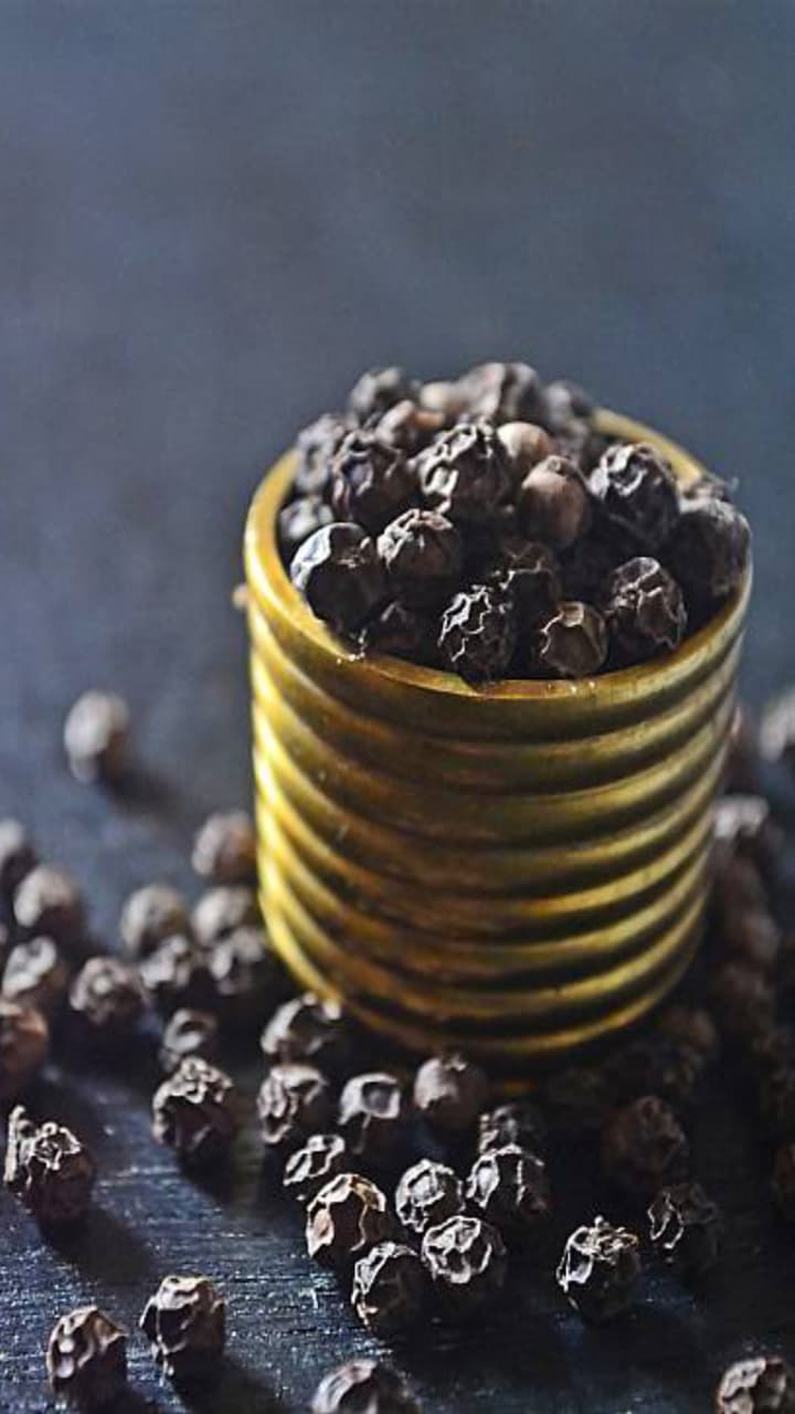 கருப்பு மிளகின் 10 ஆரோக்கிய நன்மைகள்