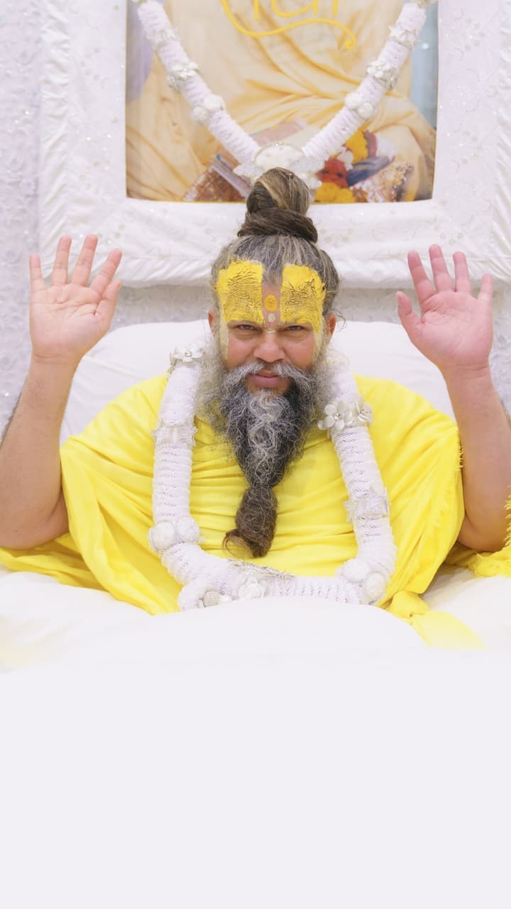 कौन-सी 4 चीजें लेकर घर से लेकर निकले थे प्रेमानंद बाबा? | Interesting Facts  Of Premanand Maharaj S Video Life Management Kon Si 4 Chije Lekar Ghar Se  Nikle The Premanand Baba