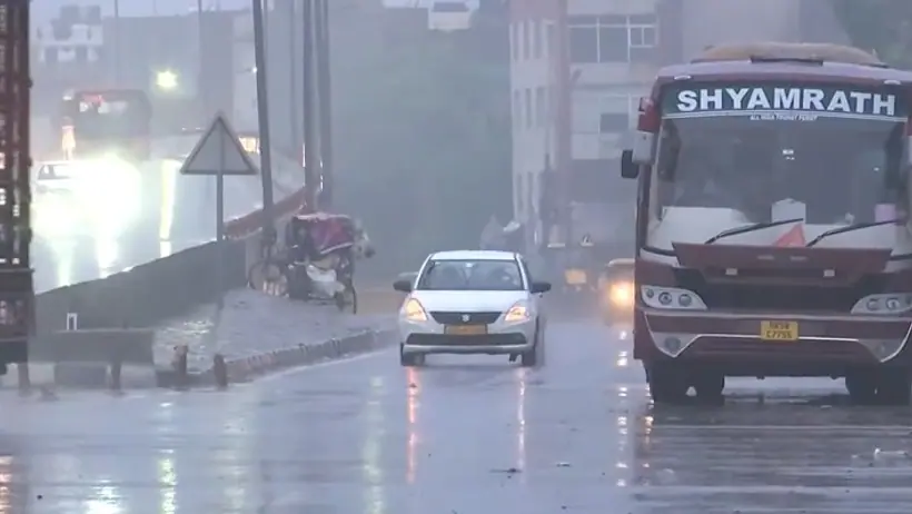 Rain in delhi