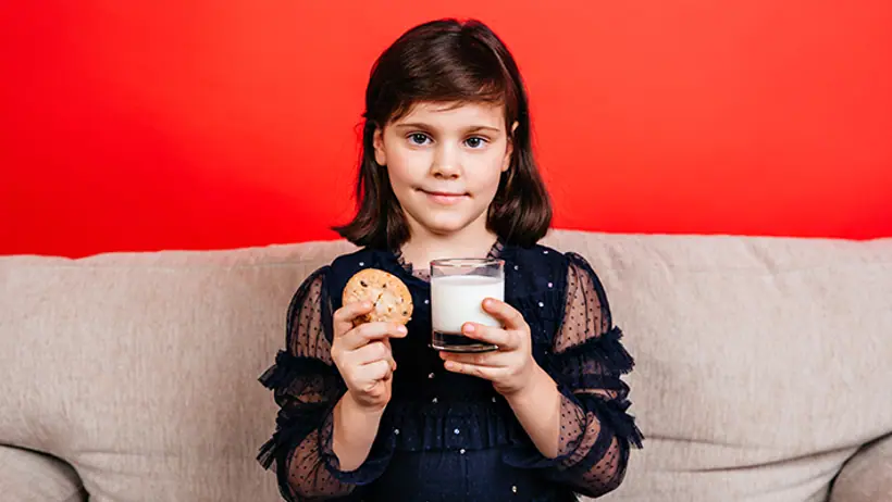 what is the right time to feed milk to kids